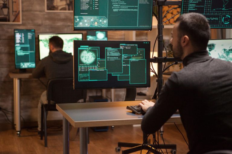 Fungsi Pengawasan Menyeluruh Dark Web Monitoring